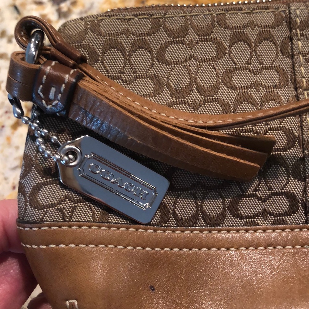 Mini authentic coach pouch. - Picture 3 of 7